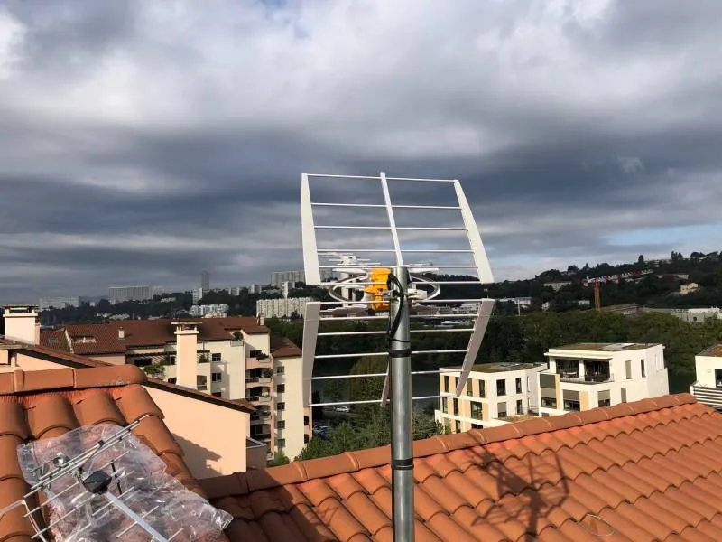 Réparation d'antenne télévision