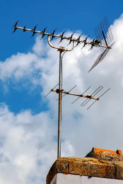 Pose d'antenne télévision